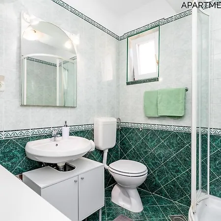 Alyss Apartament